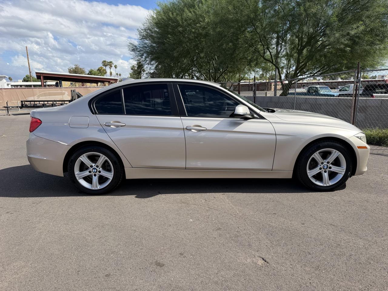 BMW 3-Series 328i xDrive Sedan 2014