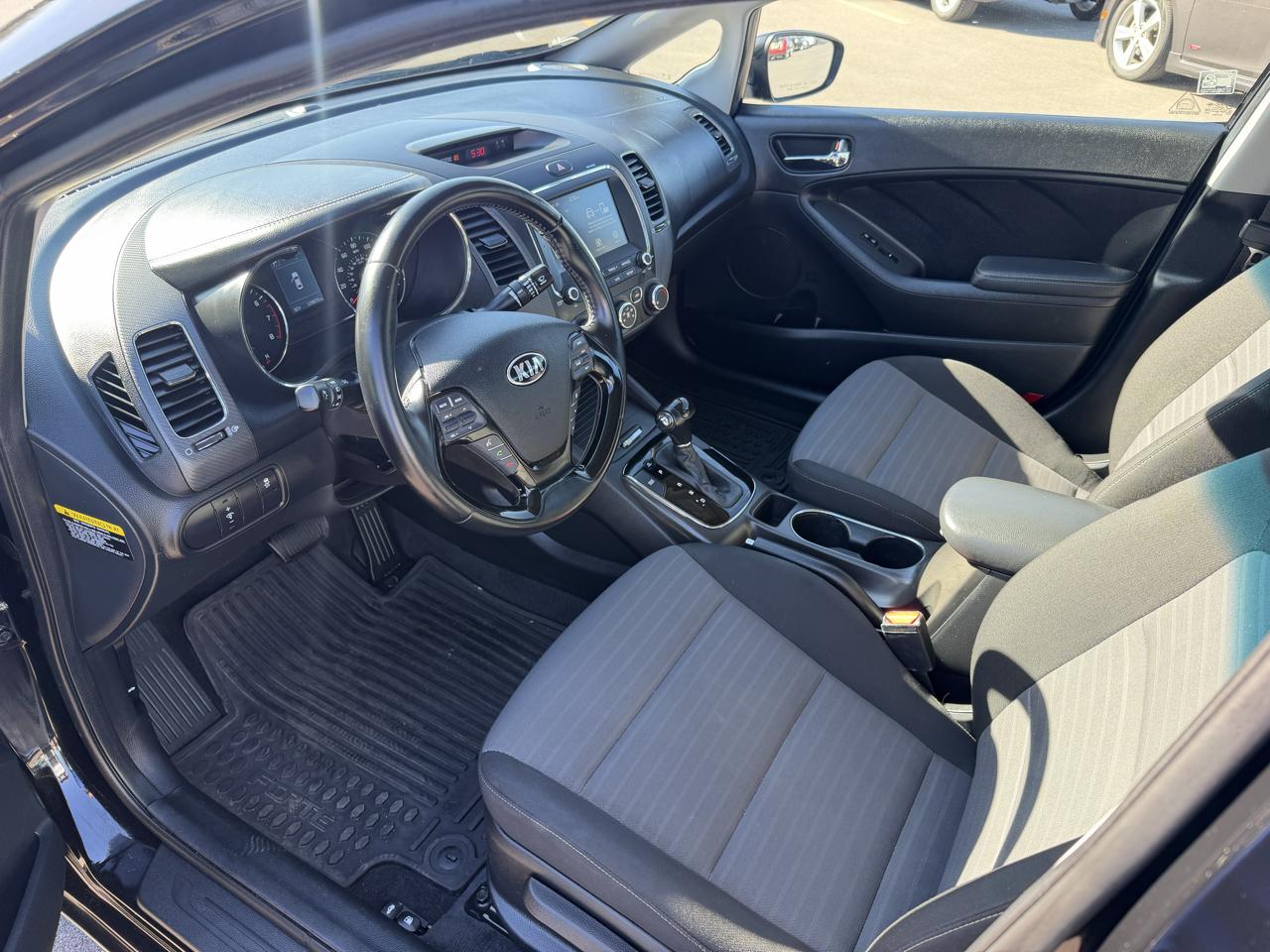 Kia Forte LX 6A 2017