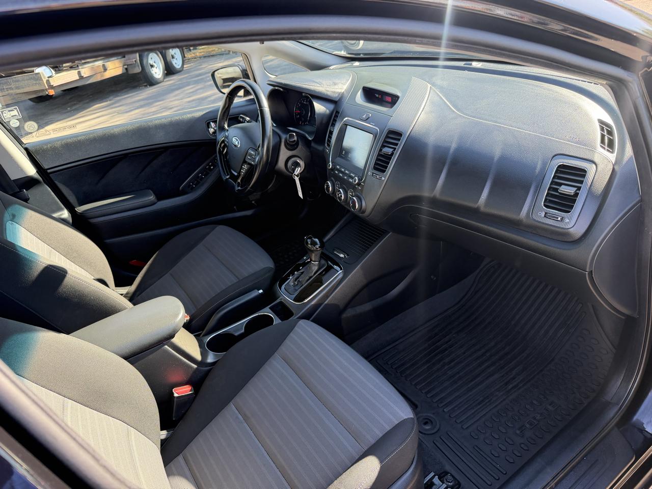 Kia Forte LX 6A 2017