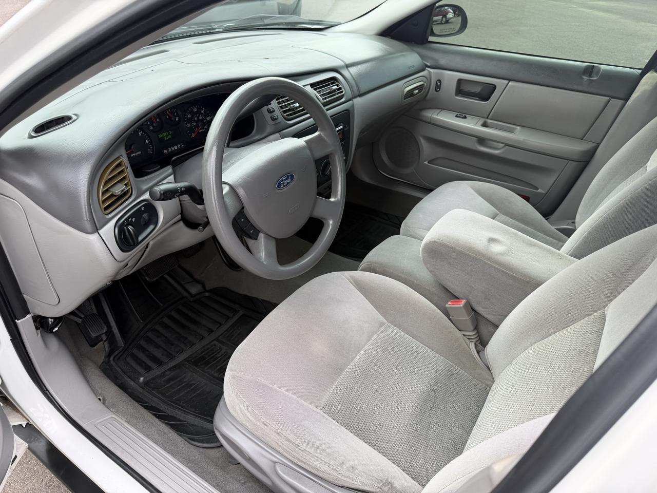 Ford Taurus SE 2007