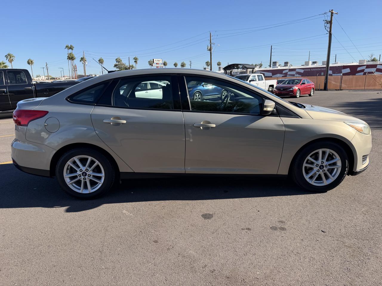 Ford Focus SE Sedan 2016