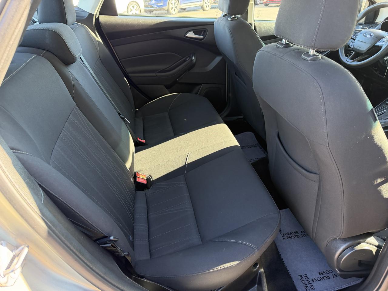 Ford Focus SE Sedan 2016
