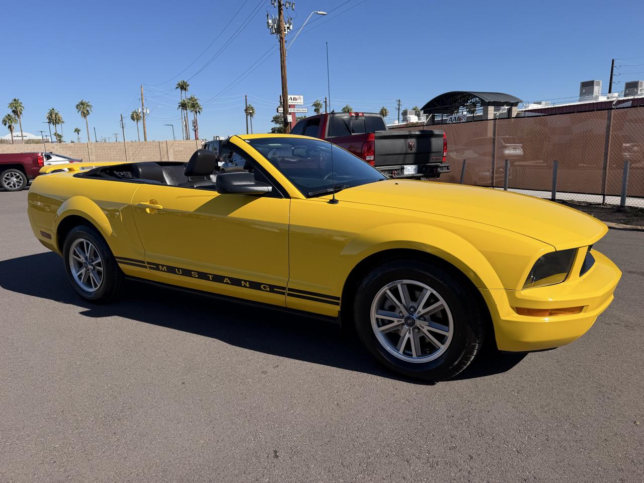 Ford Mustang V6 Deluxe Convertible 2005