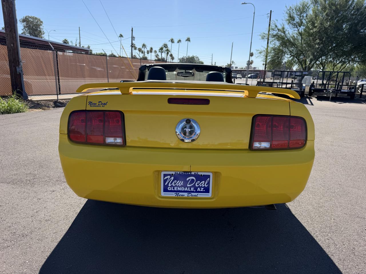 Ford Mustang V6 Deluxe Convertible 2005
