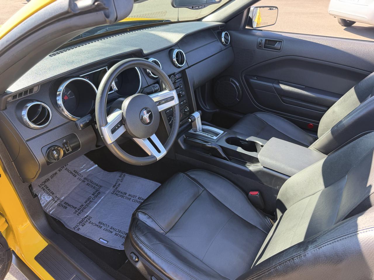 Ford Mustang V6 Deluxe Convertible 2005