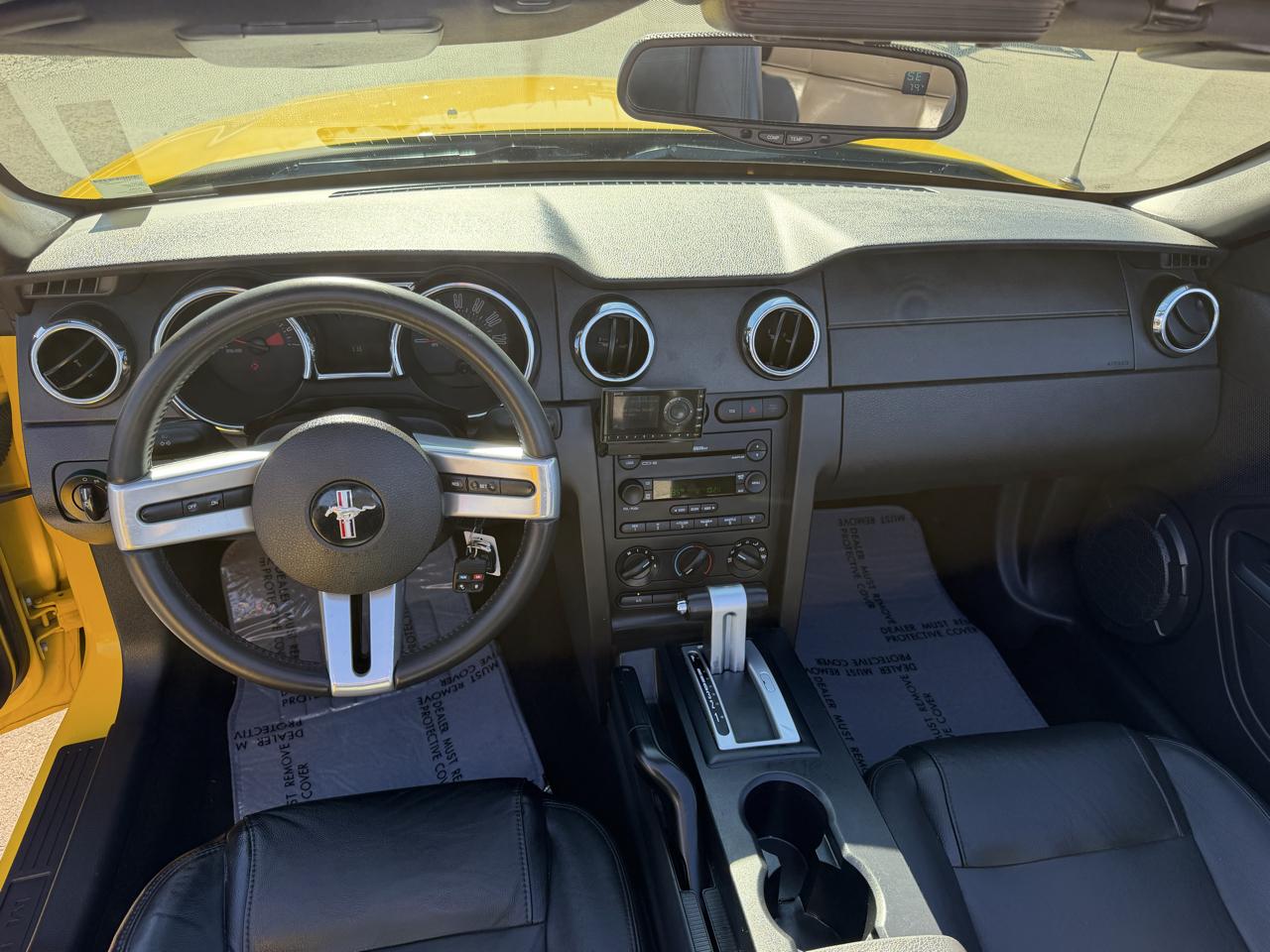 Ford Mustang V6 Deluxe Convertible 2005