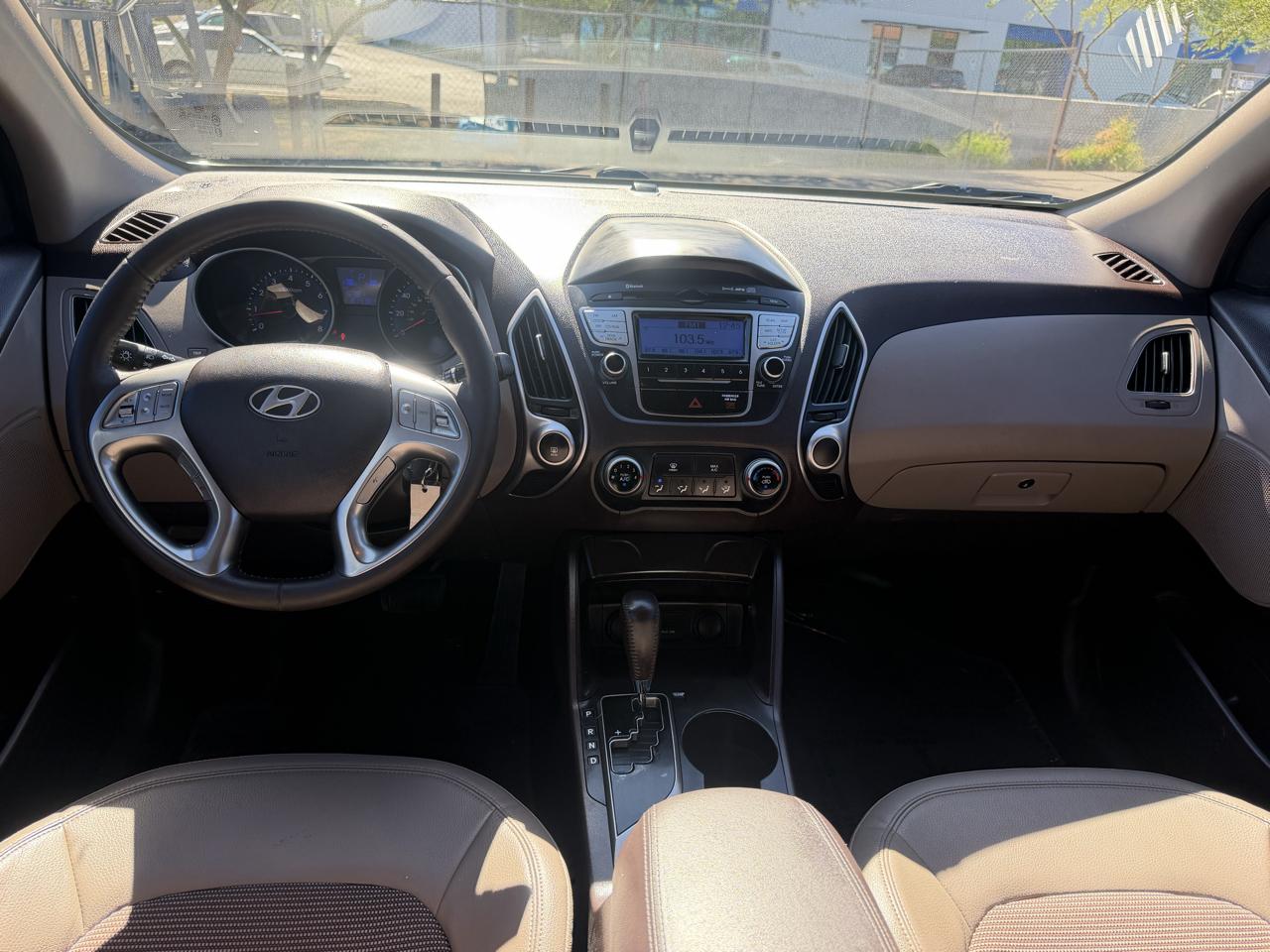 Hyundai Tucson Limited 2WD 2011