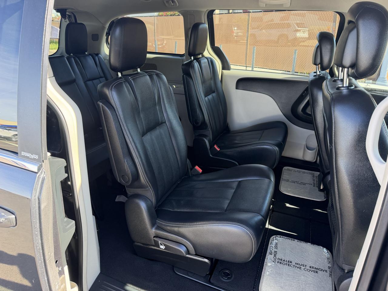 Chrysler Town & Country Touring 2012