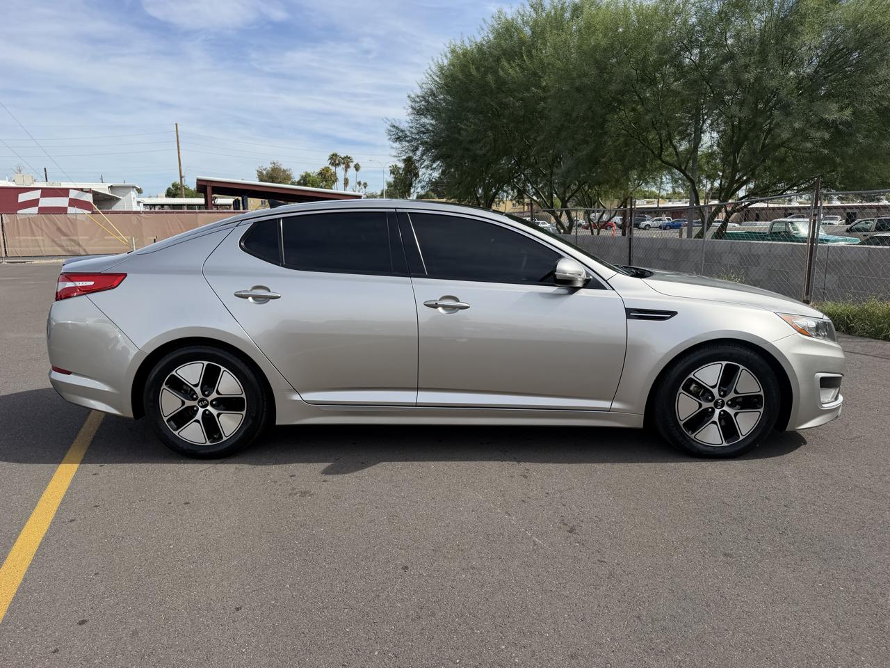 Kia Optima Hybrid Sedan 2012