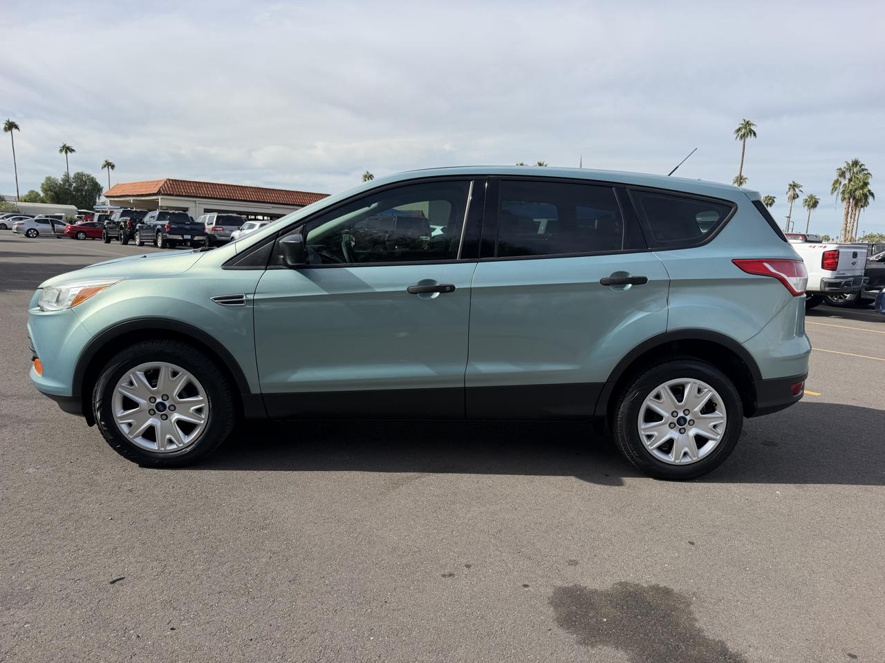 Ford Escape S FWD 2013