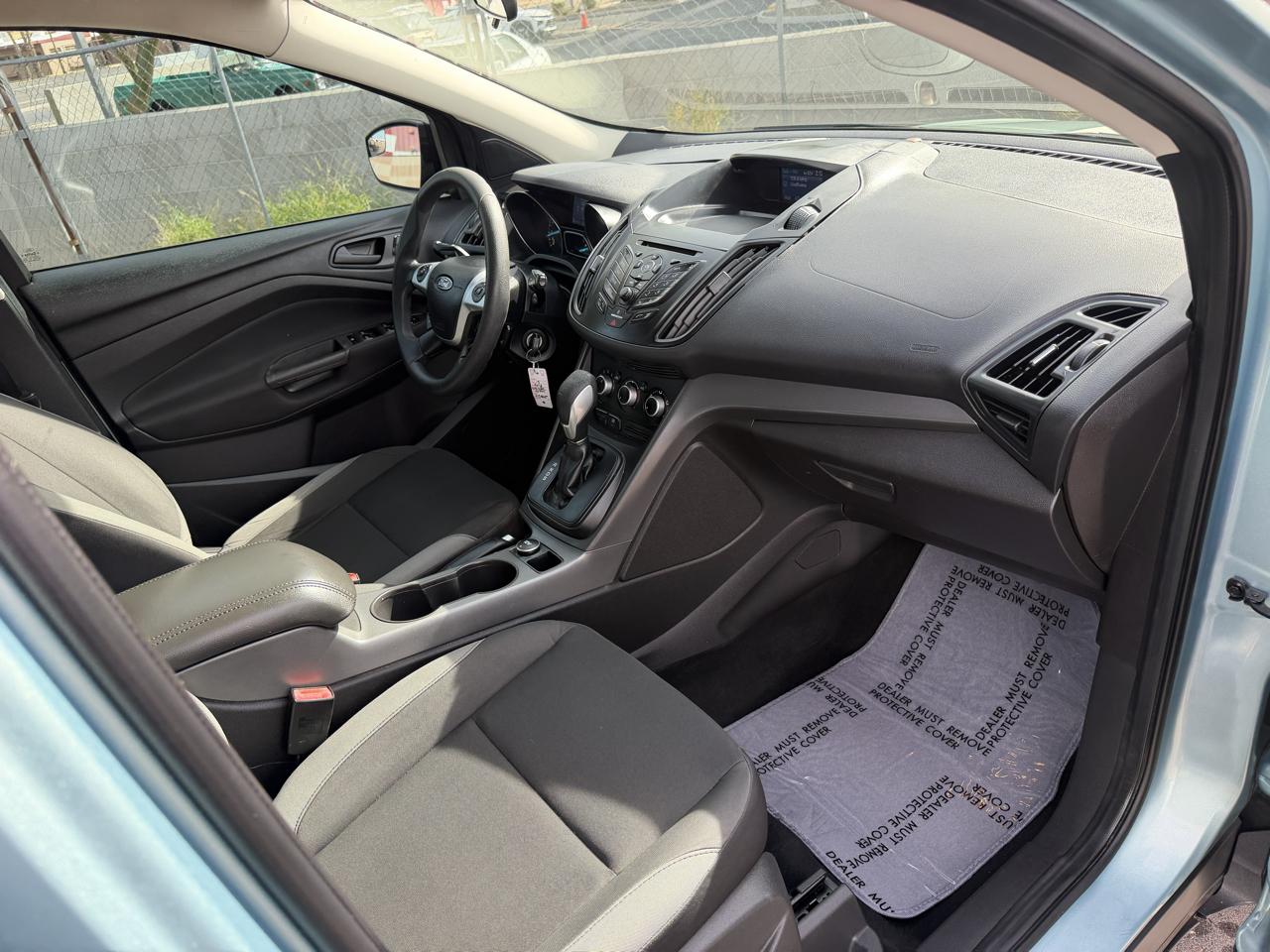Ford Escape S FWD 2013