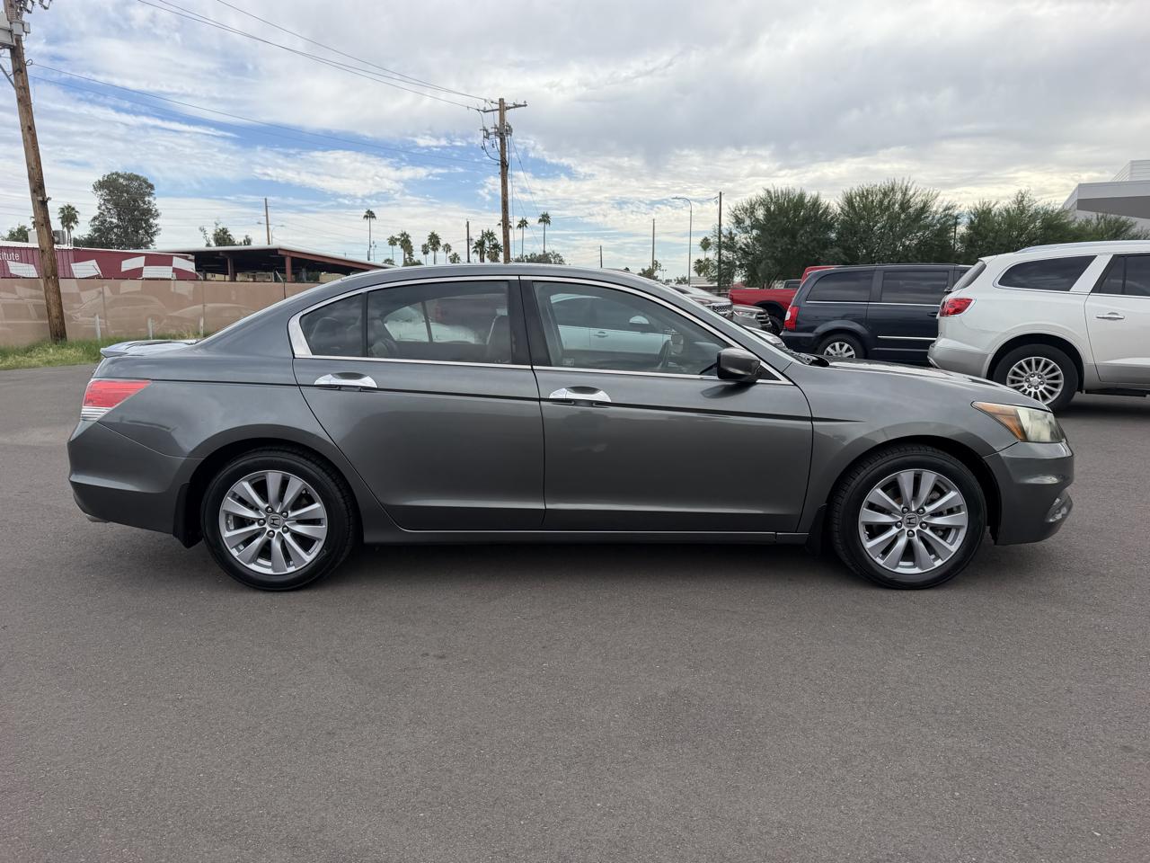 Honda Accord EX-L V-6 Sedan AT 2011