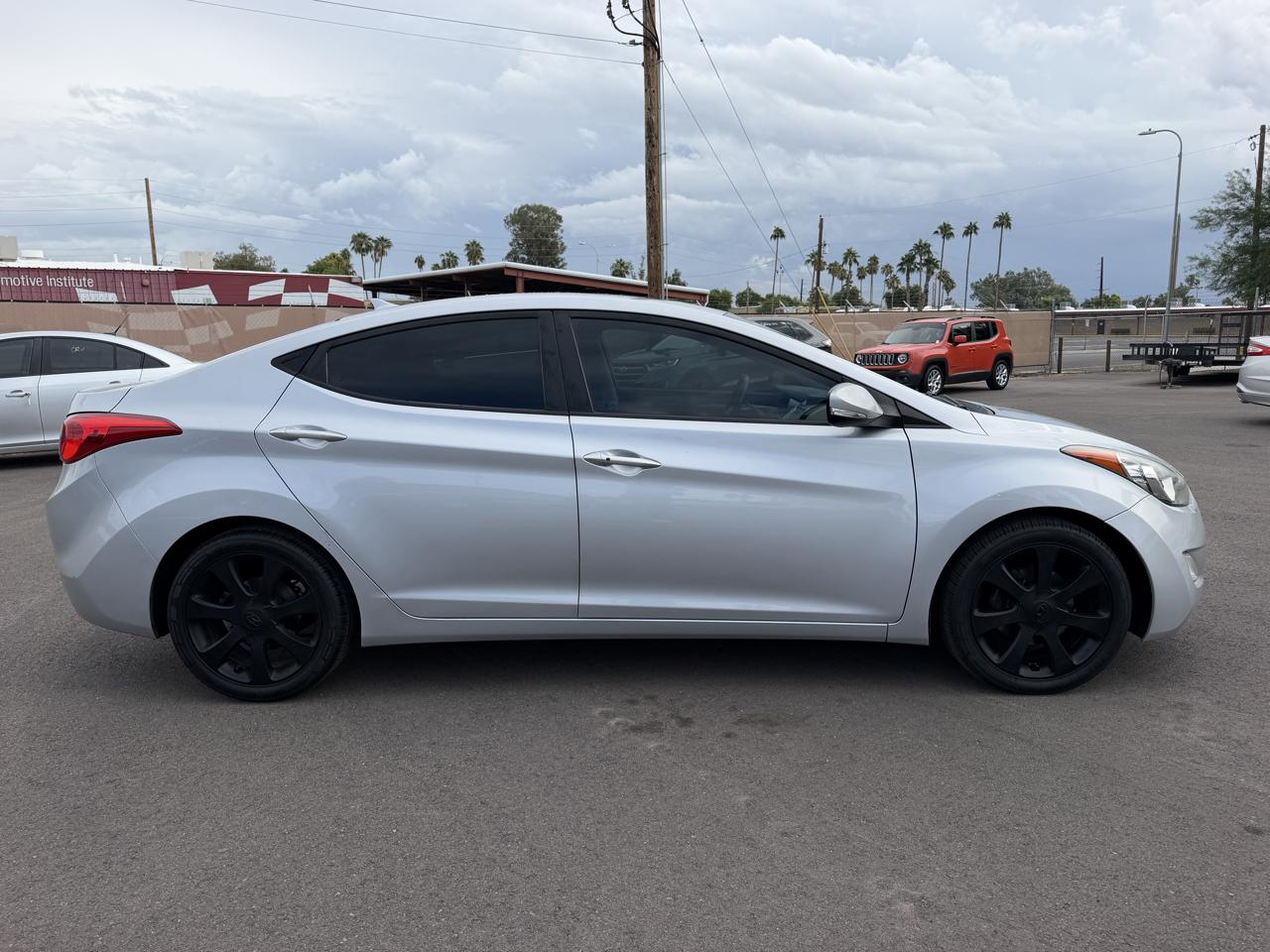 Hyundai Elantra Limited 2012