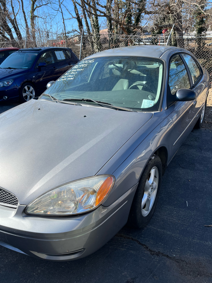 Ford Taurus SE 2006