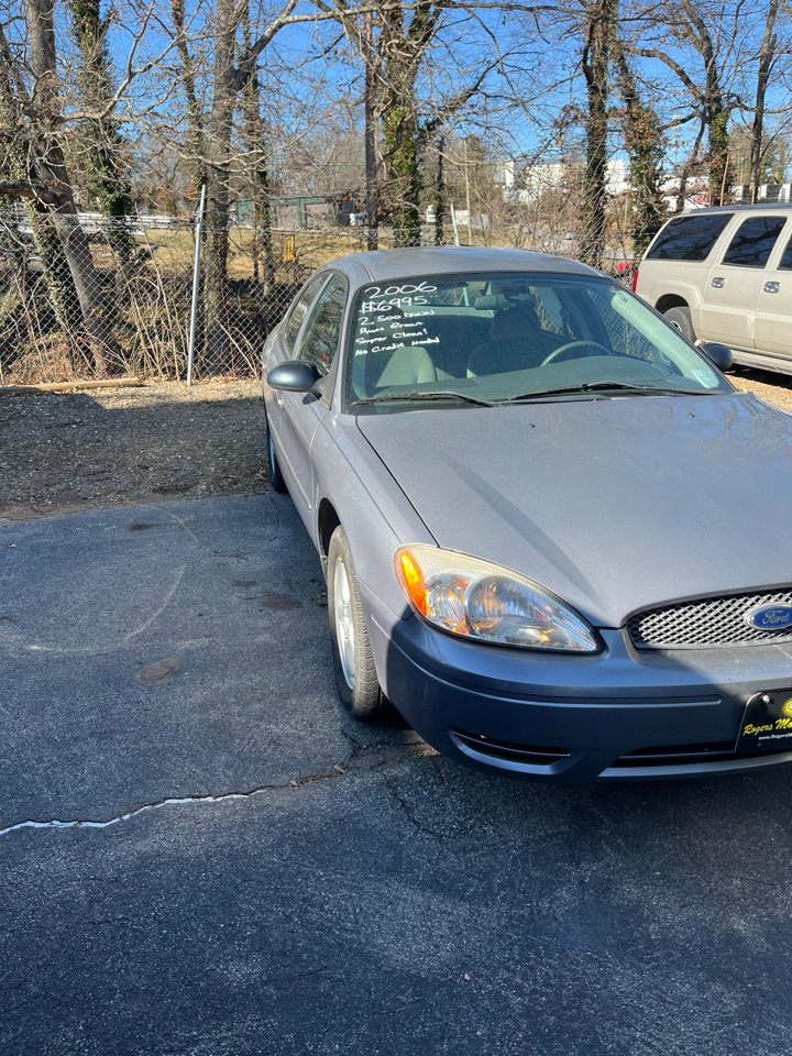 Ford Taurus SE 2006