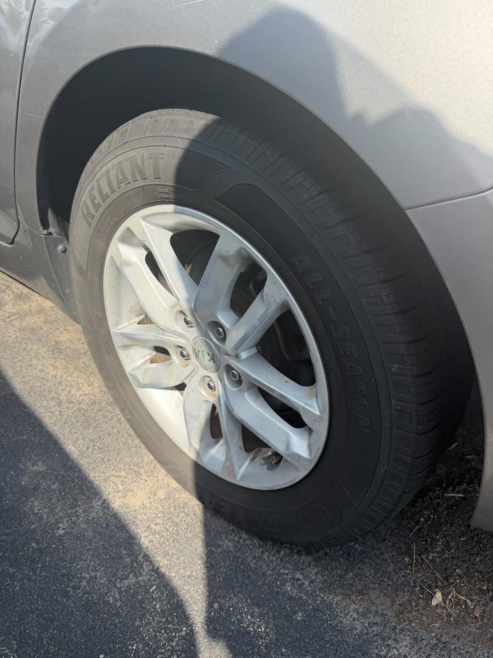 Kia Optima LX MT 2013