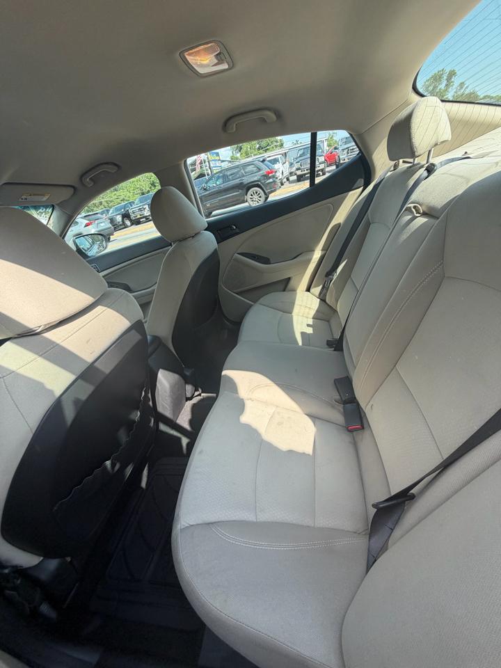 Kia Optima LX MT 2013