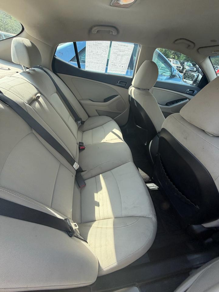 Kia Optima LX MT 2013