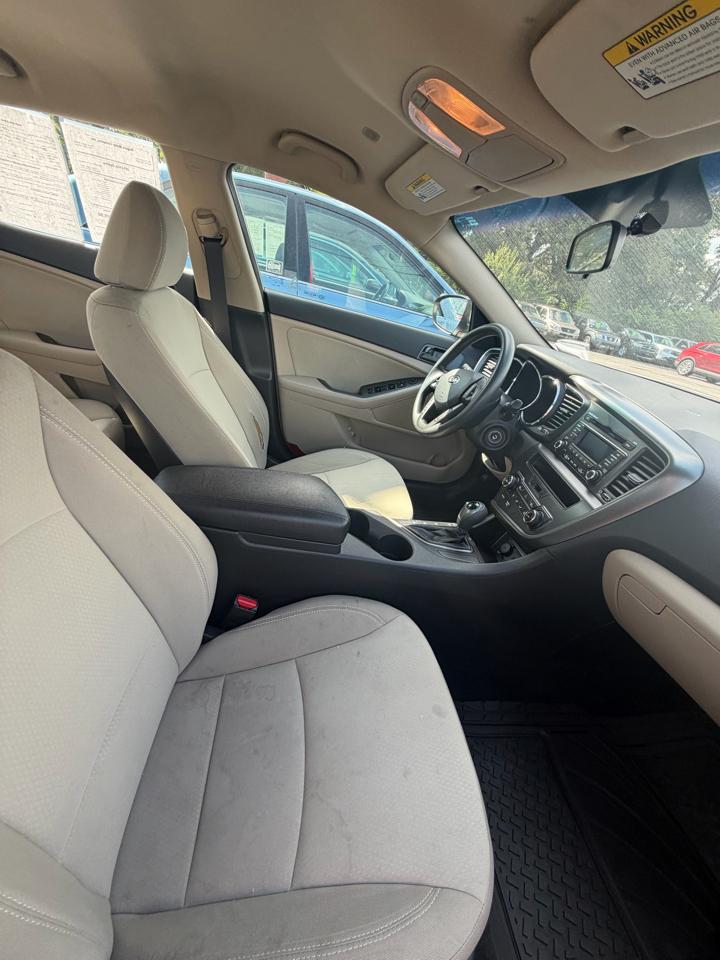Kia Optima LX MT 2013