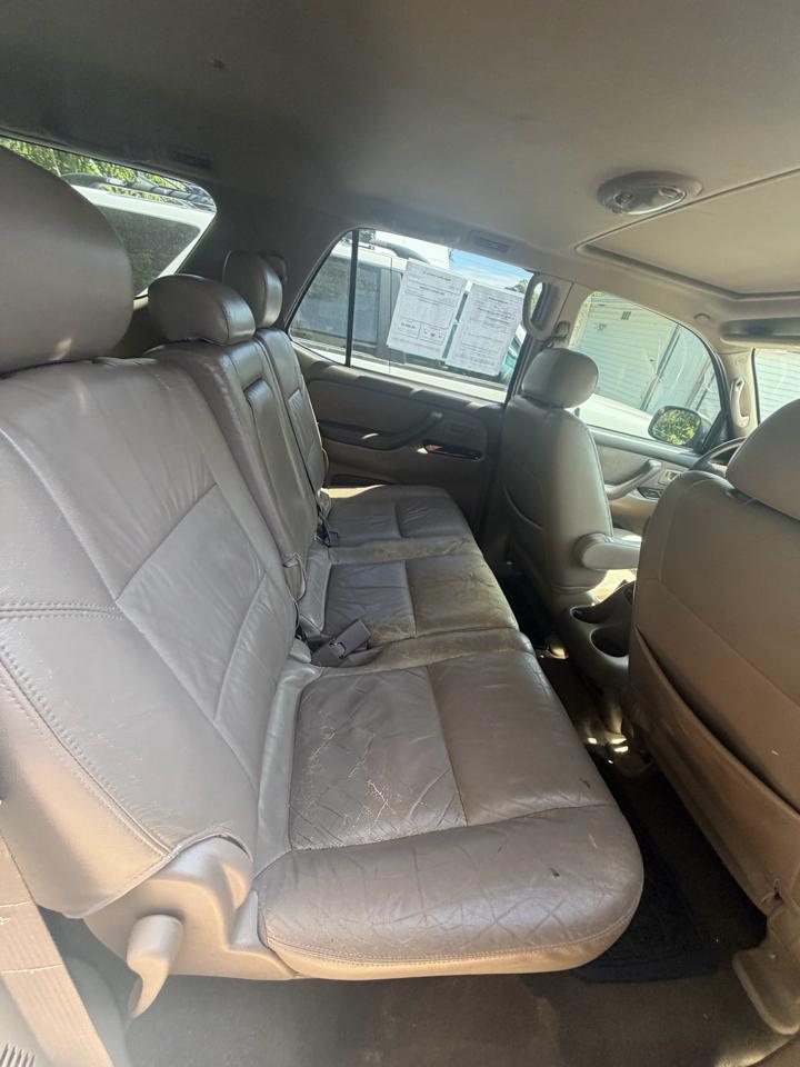 Toyota Sequoia SR5 4WD 2002