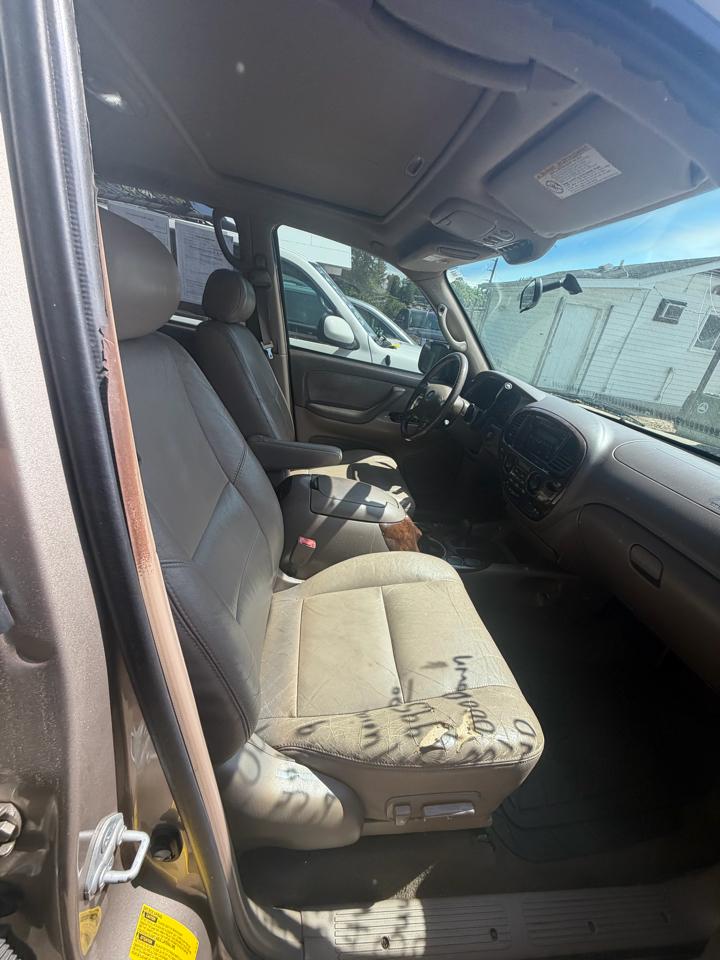 Toyota Sequoia SR5 4WD 2002
