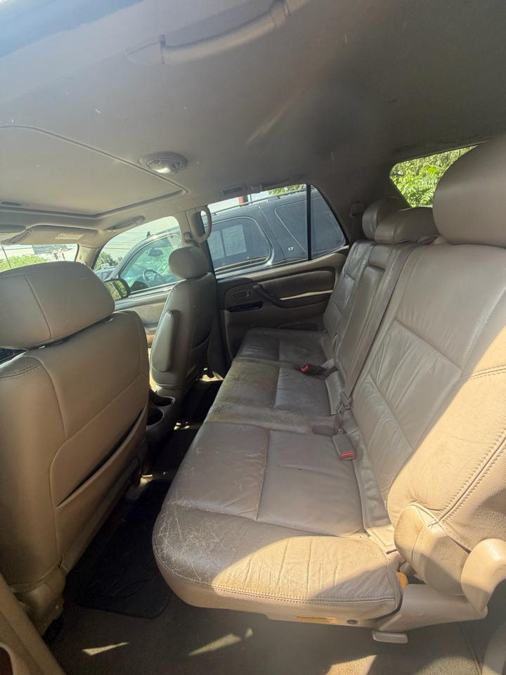 Toyota Sequoia SR5 4WD 2002