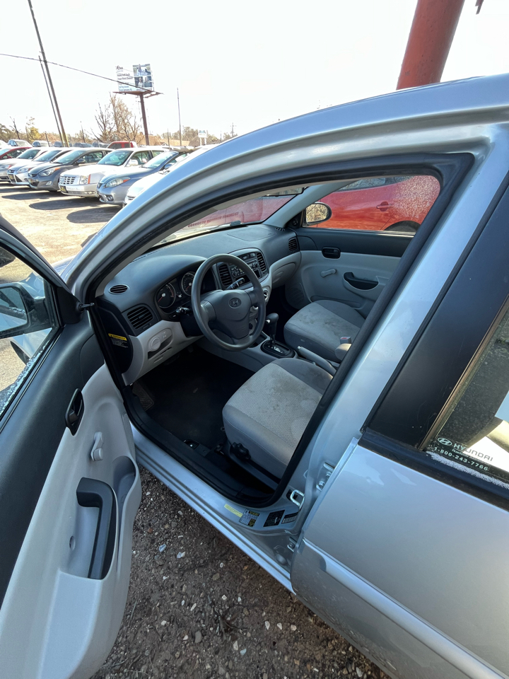 Hyundai Accent GLS 4-Door 2009