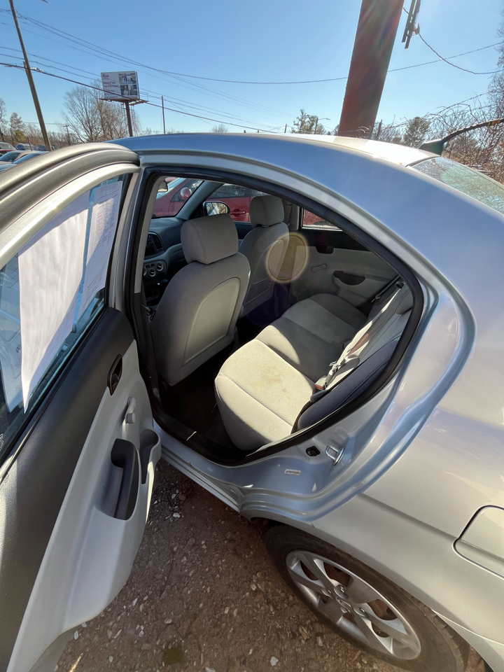 Hyundai Accent GLS 4-Door 2009
