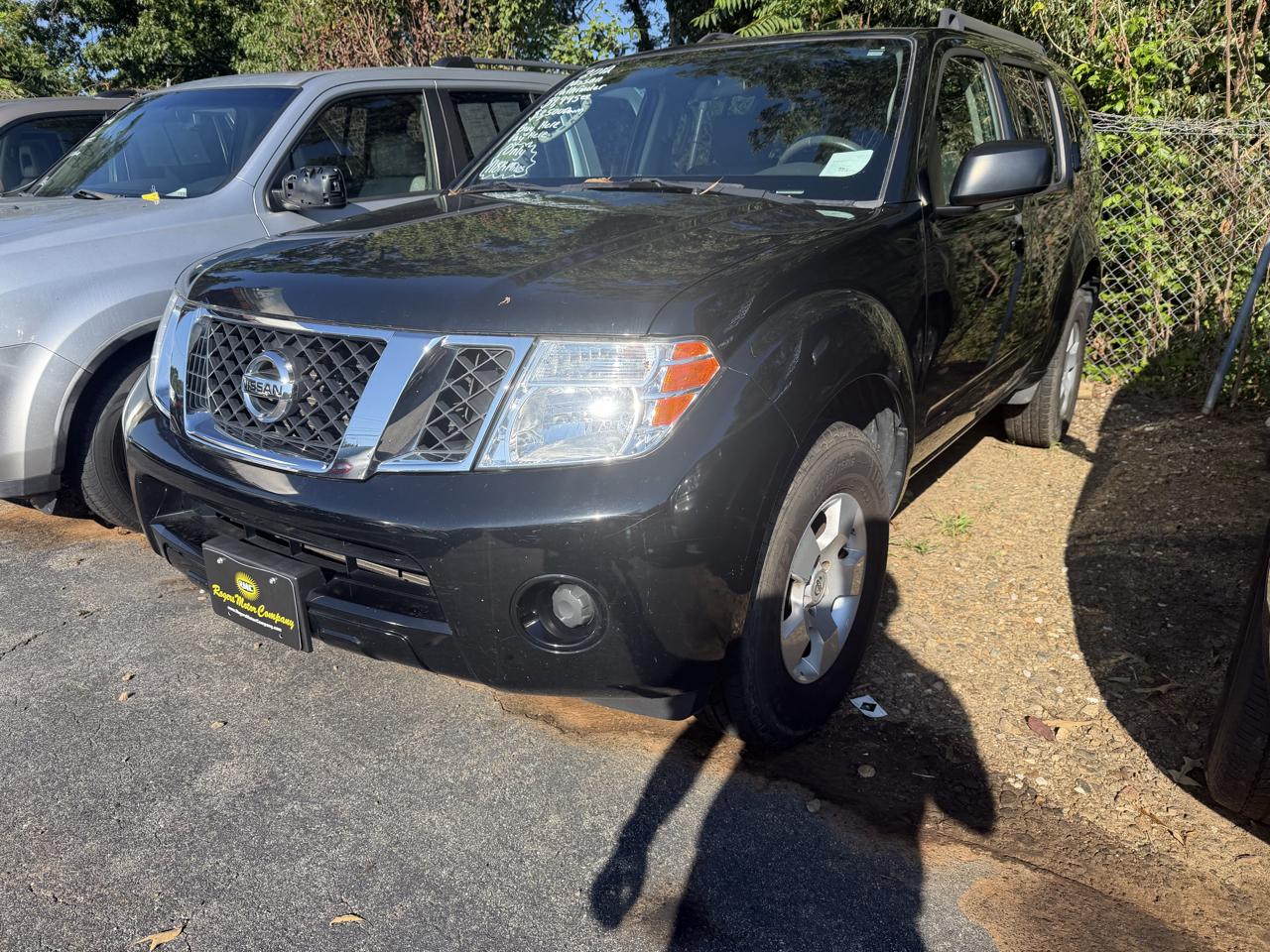 Nissan Pathfinder LE 4WD 2012