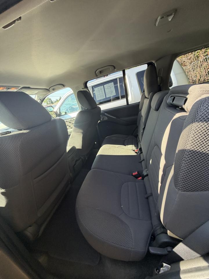 Nissan Pathfinder LE 4WD 2012