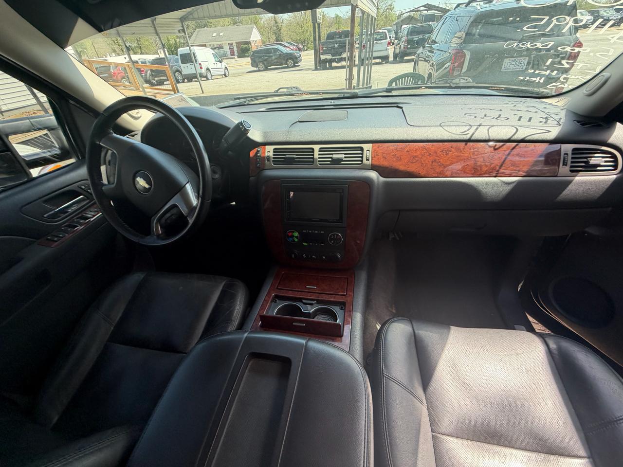 Chevrolet Suburban LTZ 1500 4WD 2010