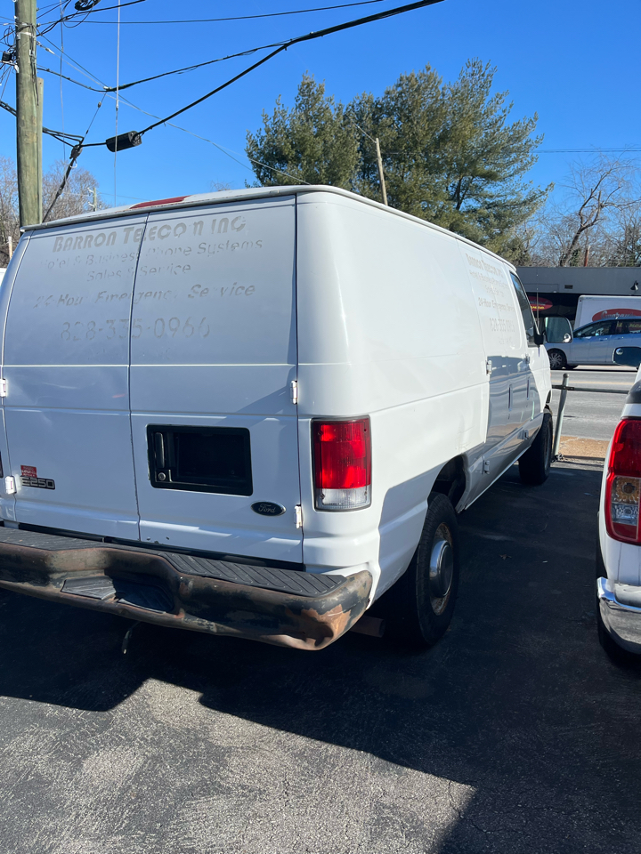 Ford Econoline E250 2001