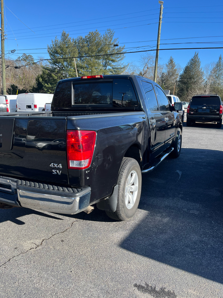 Nissan Titan SV Crew Cab 4WD 2012