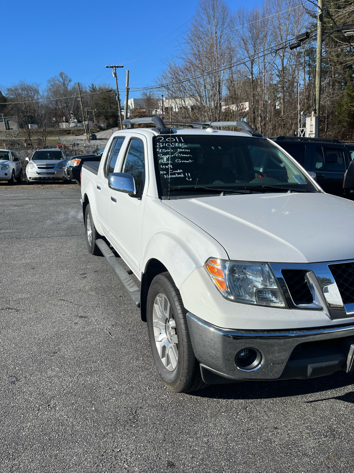 Nissan Frontier SL Crew Cab 4WD 2011