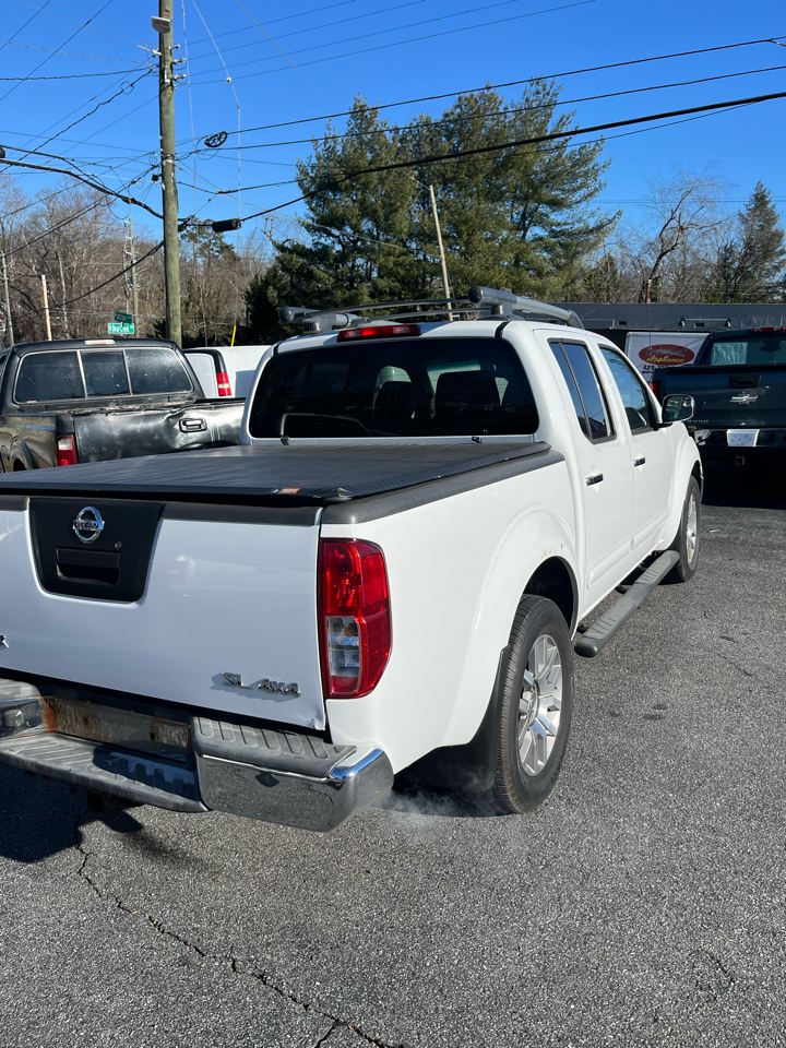 Nissan Frontier SL Crew Cab 4WD 2011