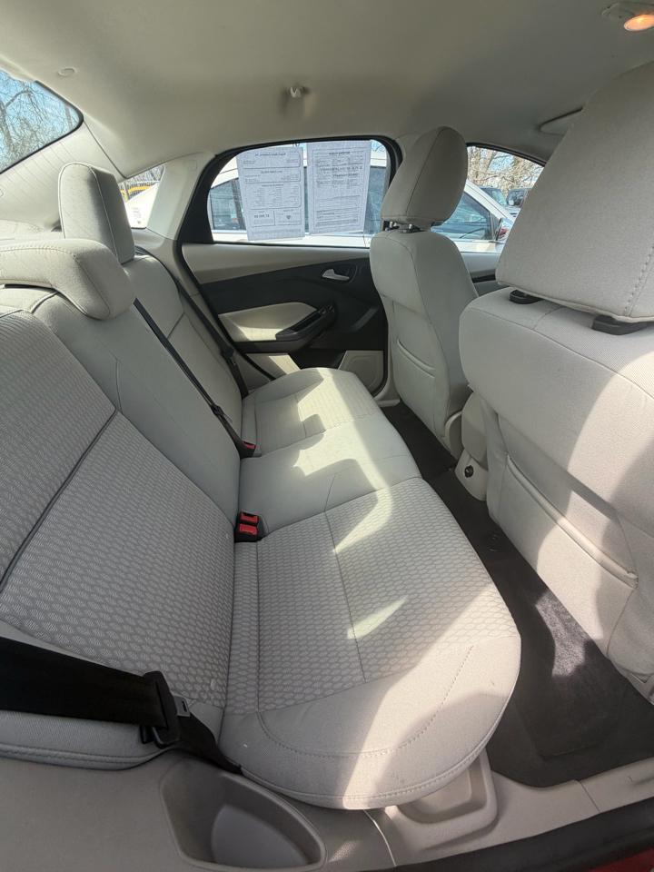 Ford Focus SEL Sedan 2012