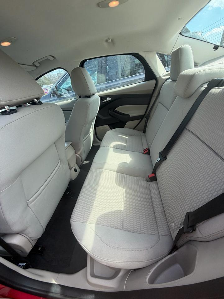 Ford Focus SEL Sedan 2012