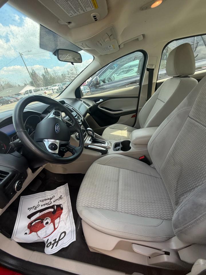 Ford Focus SEL Sedan 2012