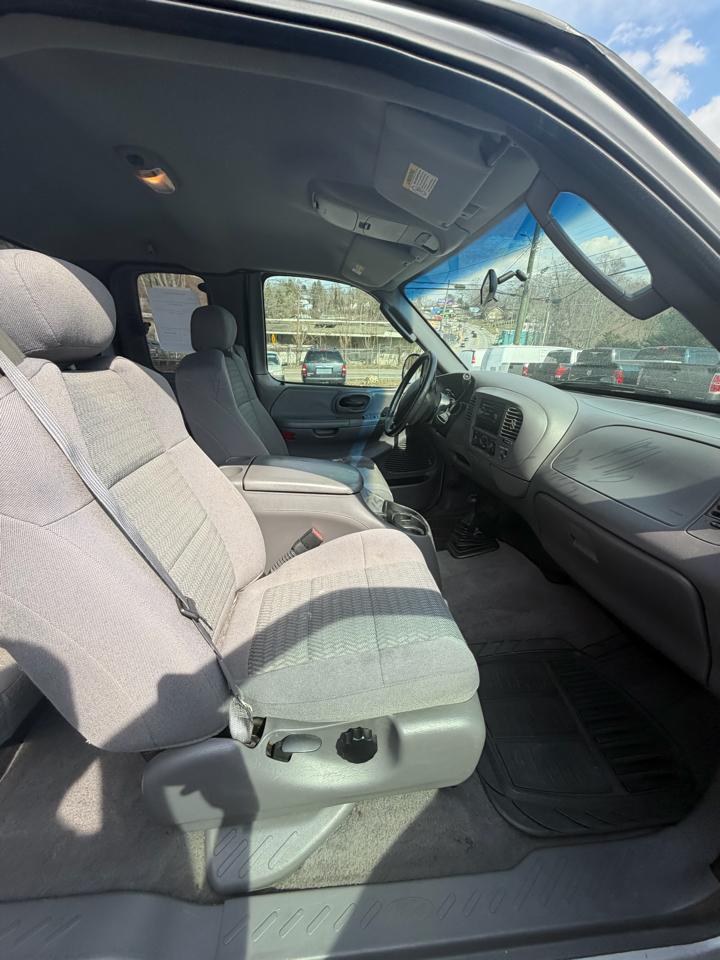 Ford F-150 XL SuperCab 4WD 2003