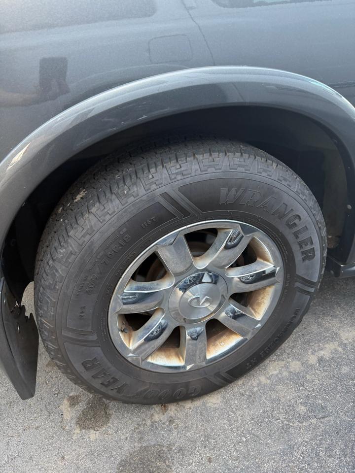 Infiniti QX56 AWD 2005