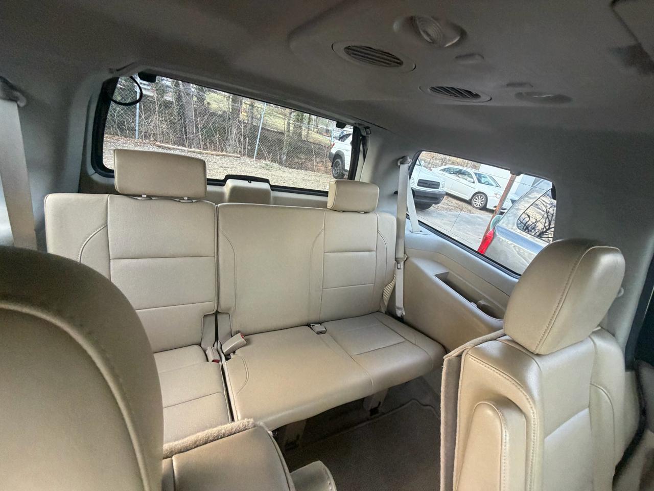 Nissan Armada Platinum 4WD 2012