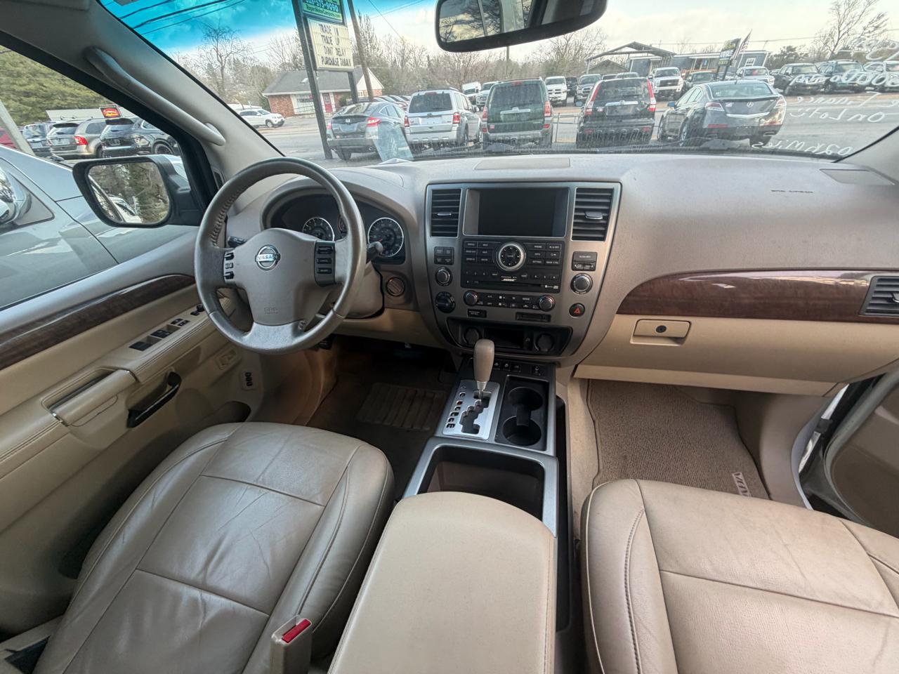 Nissan Armada Platinum 4WD 2012
