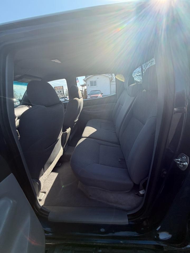 Toyota Tacoma PreRunner Double Cab V6 Auto 2WD 2006