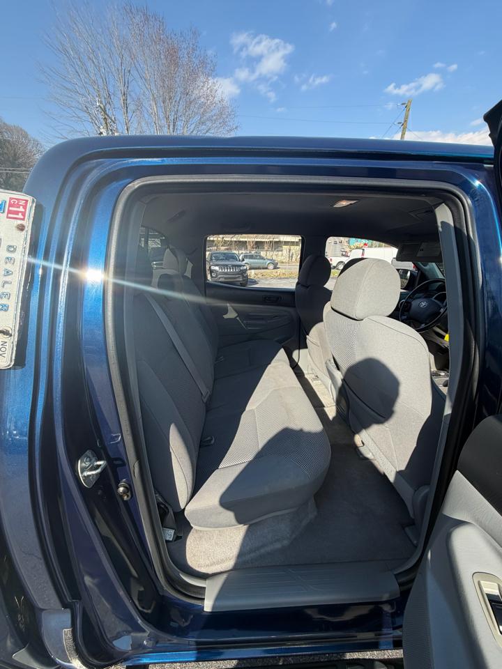 Toyota Tacoma PreRunner Double Cab V6 Auto 2WD 2006