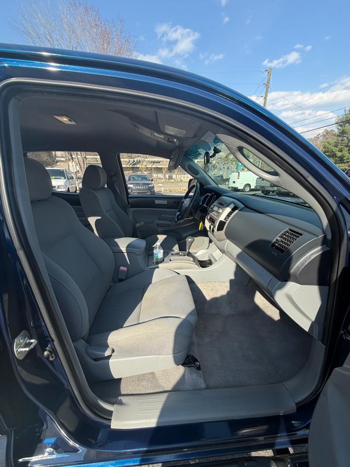 Toyota Tacoma PreRunner Double Cab V6 Auto 2WD 2006