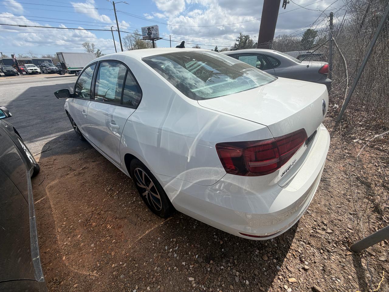 Volkswagen Jetta SE 6A 2016