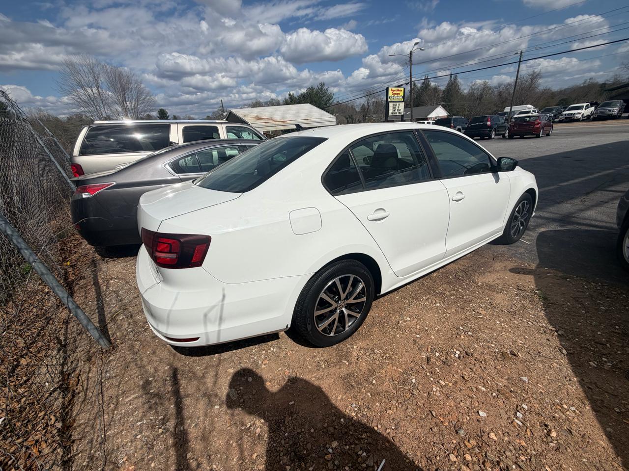 Volkswagen Jetta SE 6A 2016