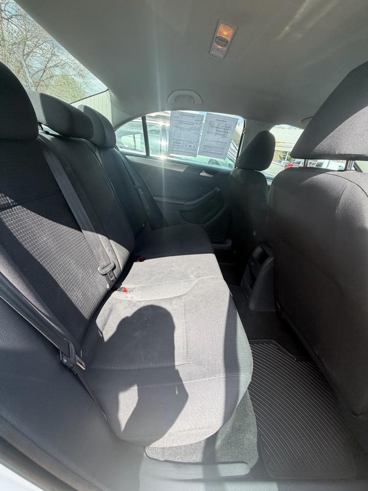 Volkswagen Jetta SE 6A 2016