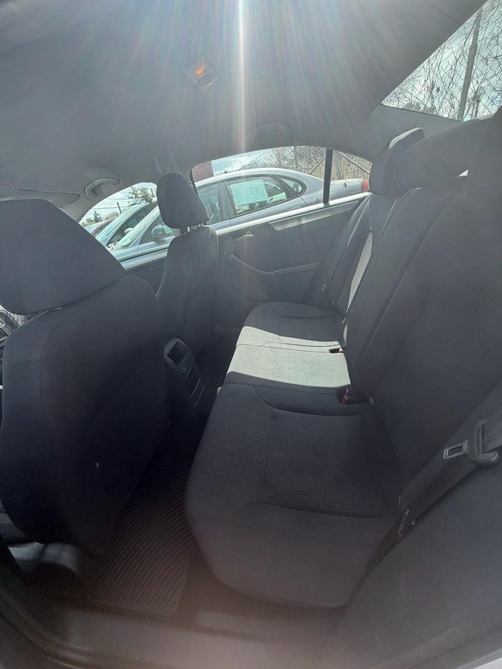 Volkswagen Jetta SE 6A 2016