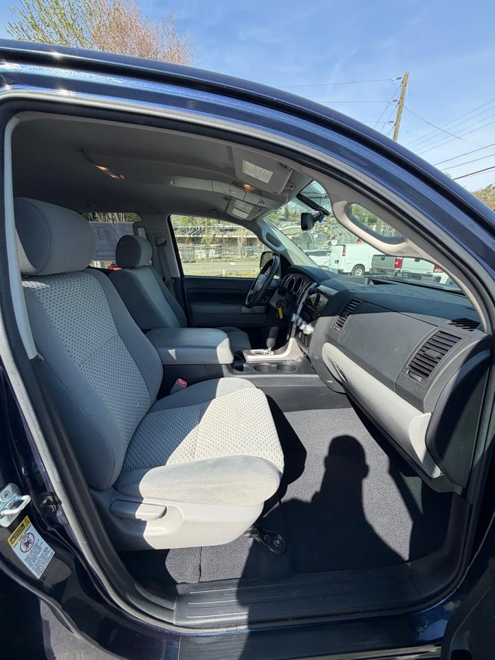 Toyota Tundra Tundra-Grade Double Cab 4.6L 4WD 2012